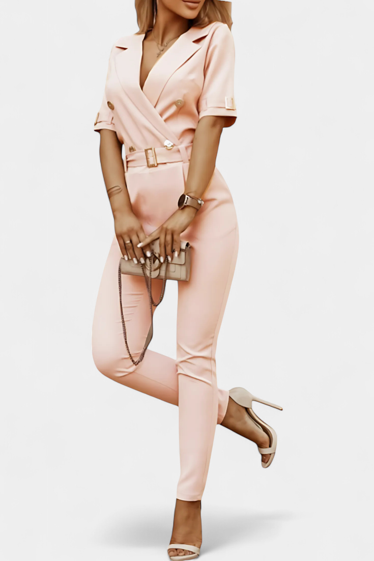 Vivienne Mono avec Élégance Sans Effort